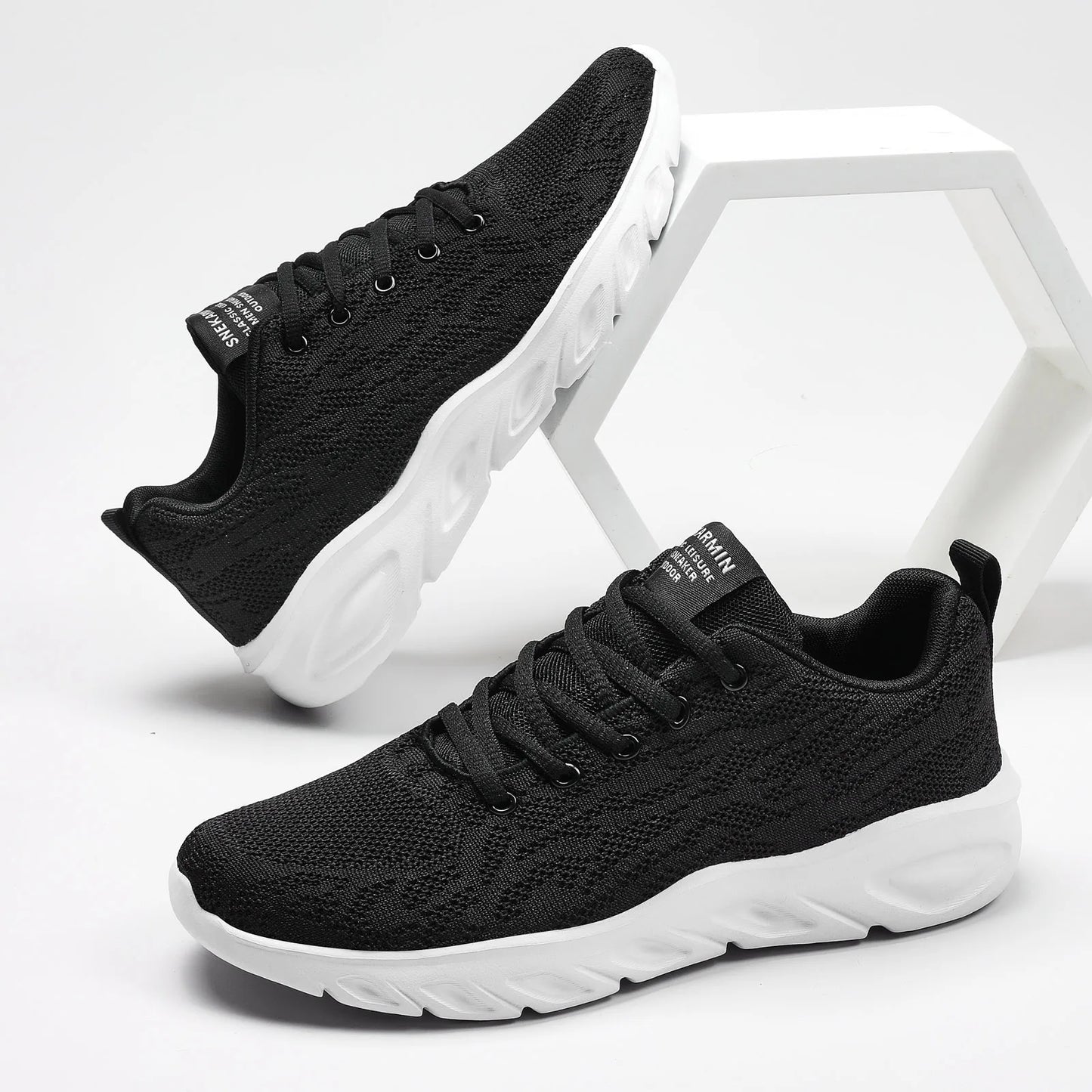 Maxim Sneakers