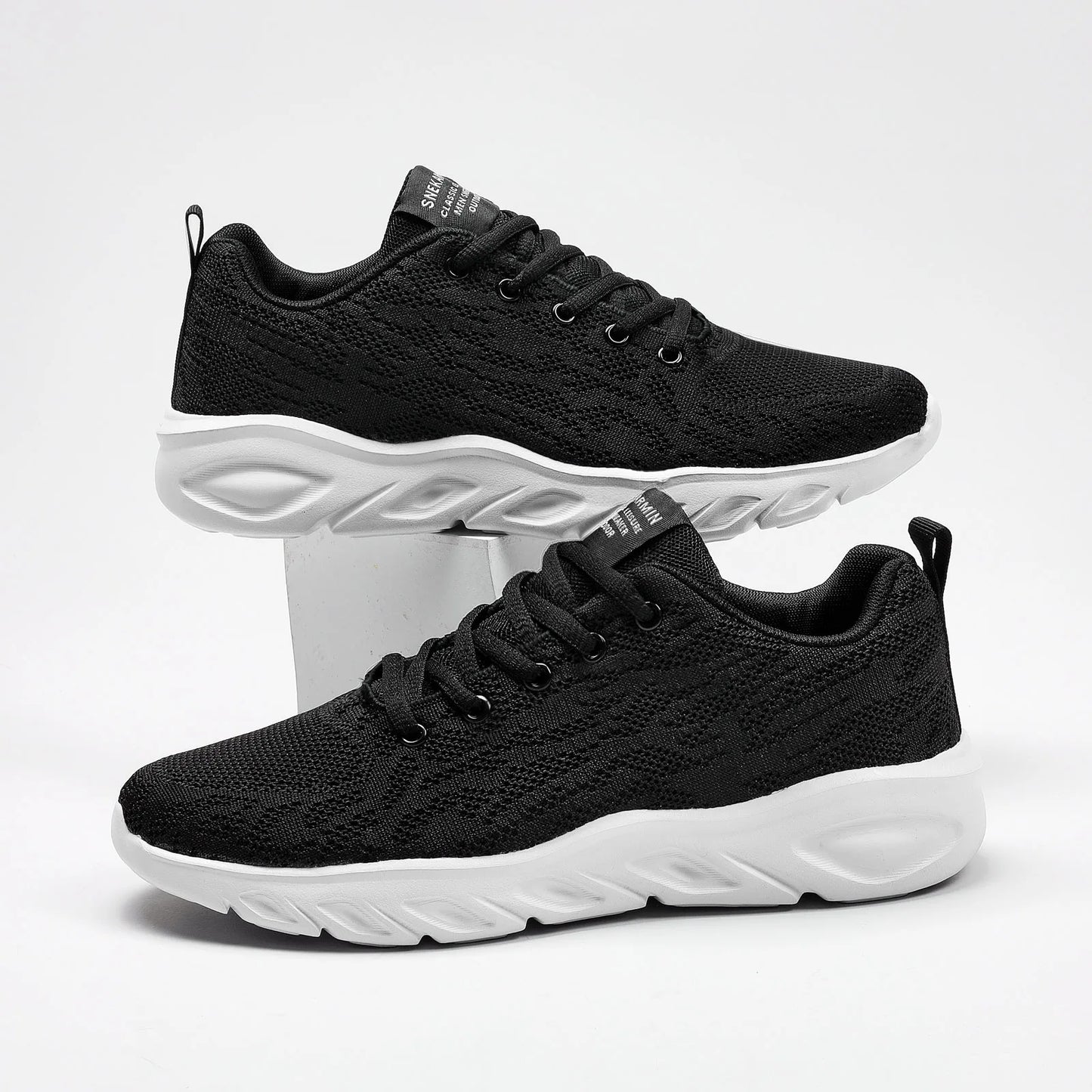 Maxim Sneakers